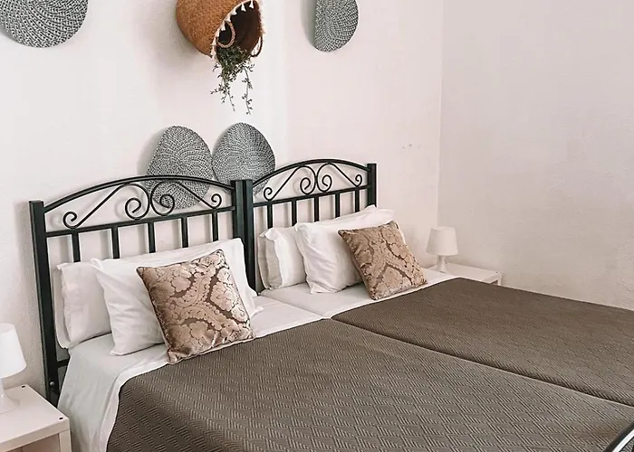 Avis Guesthouse Évora