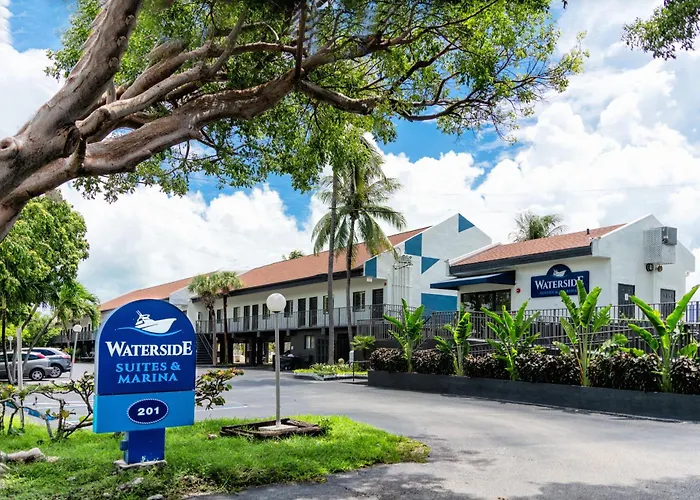 Waterside Suites And Marina