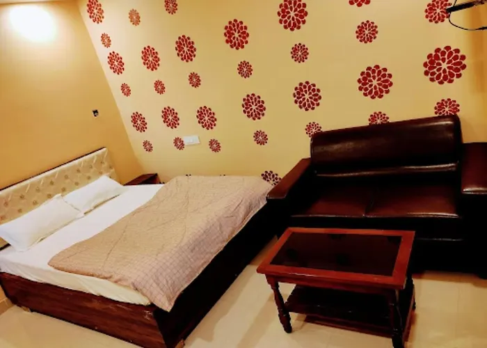 Hotel Rajshree International