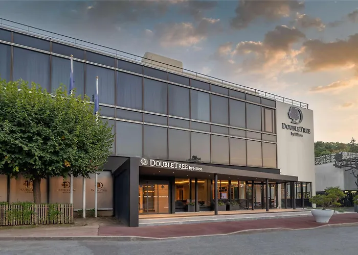 Hotel Doubletree By Hilton Paris Bougival
