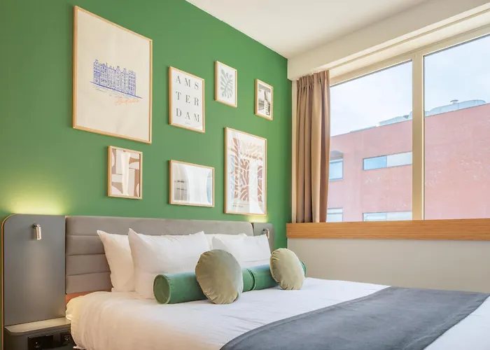 Maxhotel Amsterdam Airport Schiphol - Recently Renovated