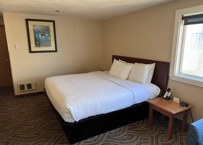 Promenade Inn & Suites Oceanfront Seaside