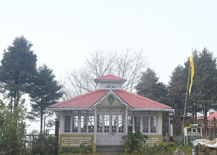 Pineridge Hotel At Mall Road