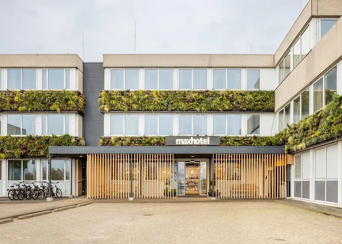 Maxhotel Amsterdam Airport Schiphol - Recently Renovated
