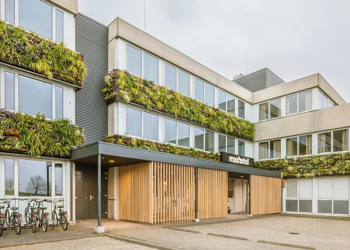 Maxhotel Amsterdam Airport Schiphol - Recently Renovated