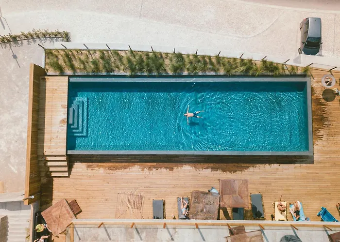 Noah Surf House Portugal Hotel Santa Cruz 