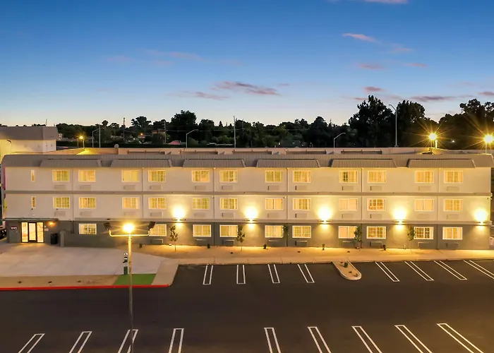 Spark By Hilton Modesto