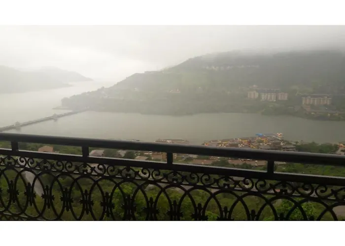 Lake Facing Premium Reteat