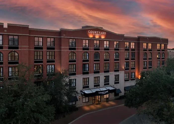 Courtyard By Marriott Savannah Downtown - Historic District
