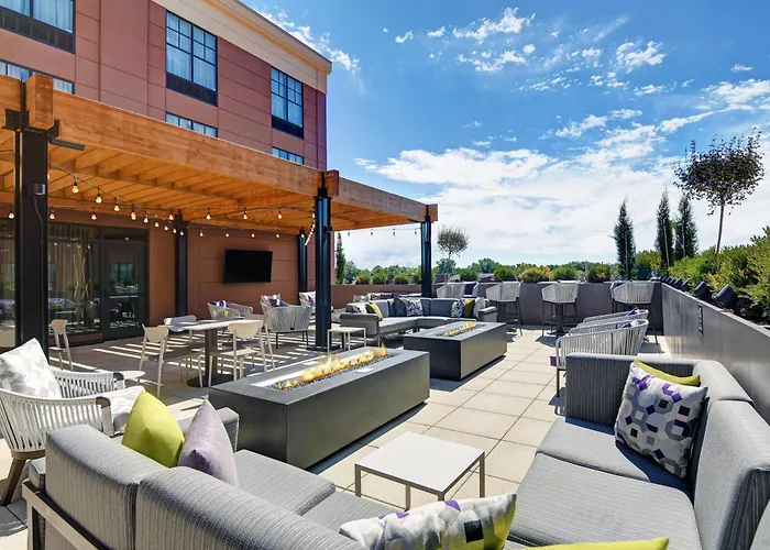 Courtyard By Marriott Manhattan Aggieville