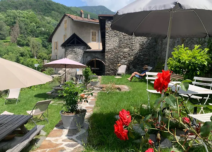 Au Cheval Blanc - appartements et chambres d'hôtes Albertville