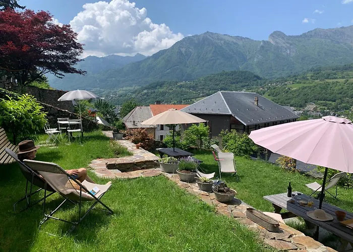 Au Cheval Blanc - appartements et chambres d'hôtes Albertville