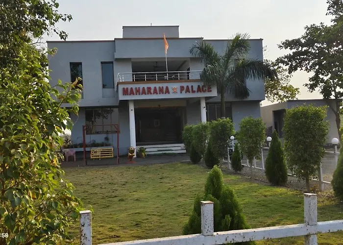 Hotel Maharana Palace