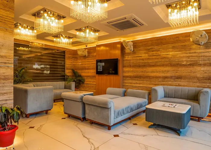 Hotel The Grand Dewan