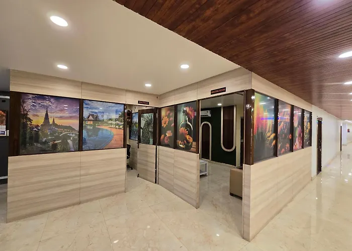 Sarojini Garden Hotel & Restaurant