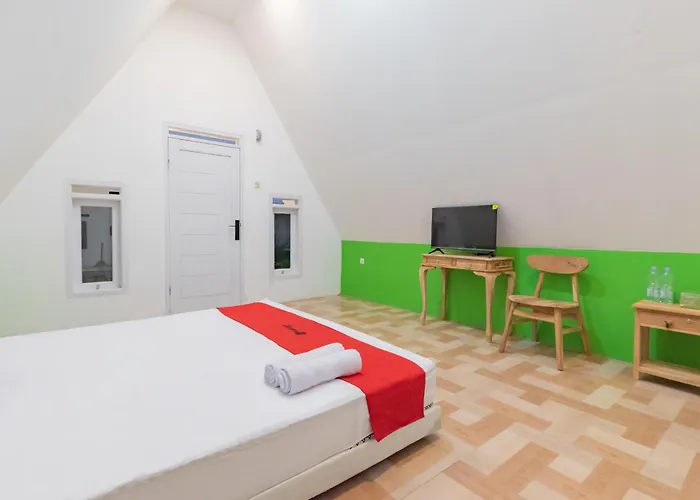 Reddoorz Syariah Plus Near Sukabumi Station