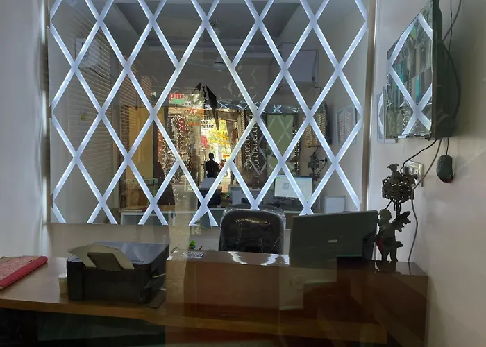 India Hotel And Restaurant