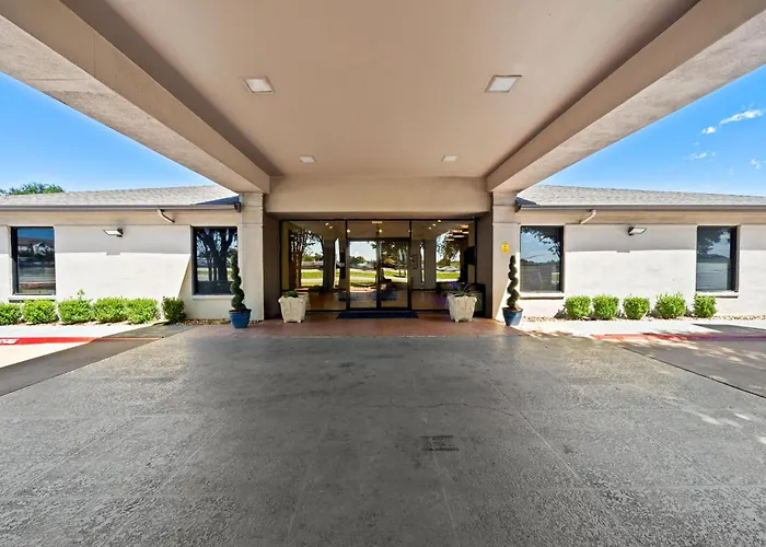Days Inn By Wyndham Round Rock