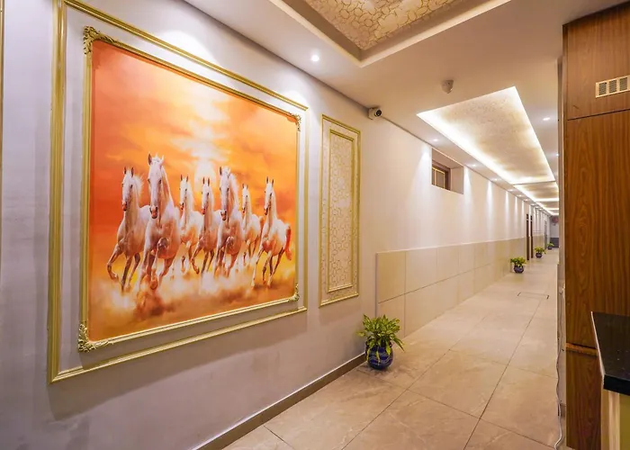 Kanha Hotel & Homestay