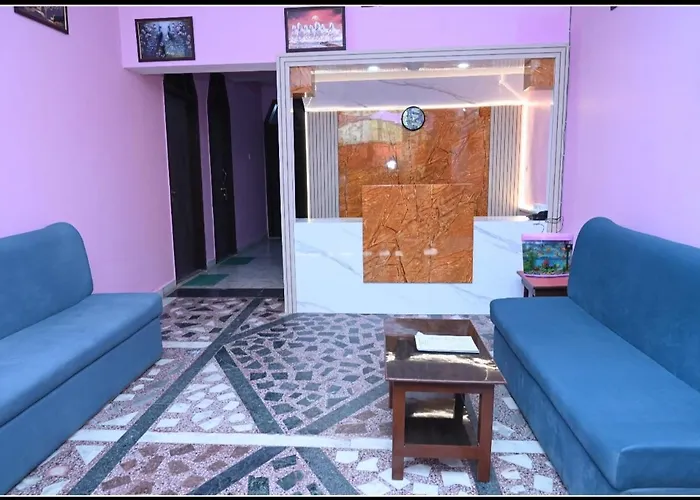 Anand Homestay