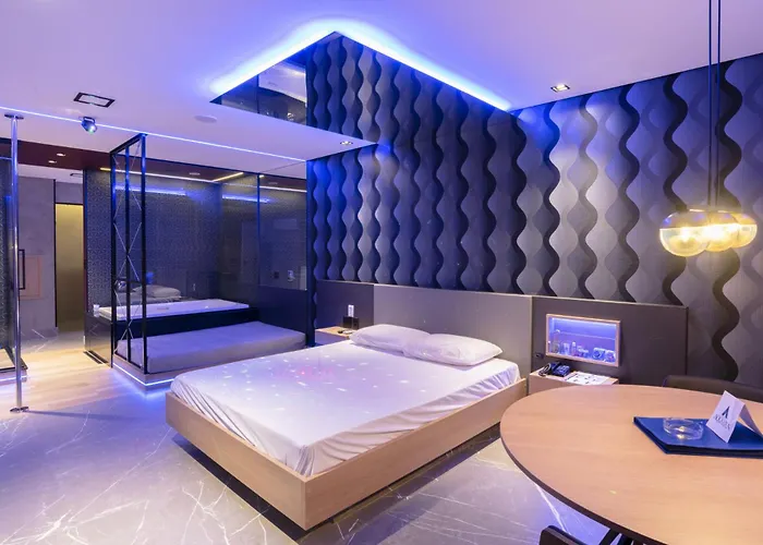 Motel Aquarius (Adults Only)
