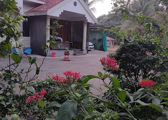 Suvarna Tourist Home