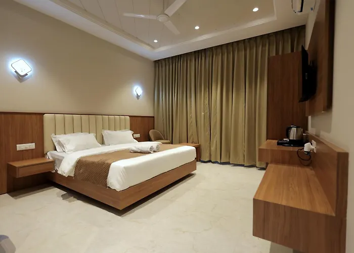 Hotel Regal Palm