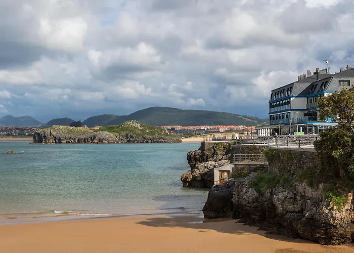 Hotel Astuy Isla Plana