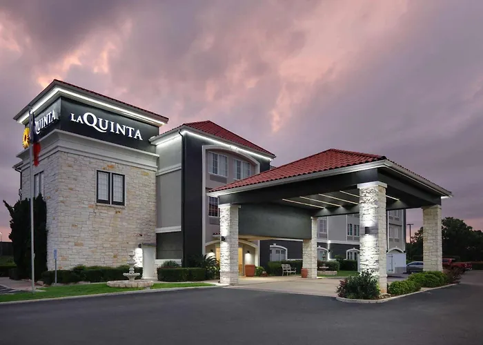 La Quinta By Wyndham Fredericksburg Hotel