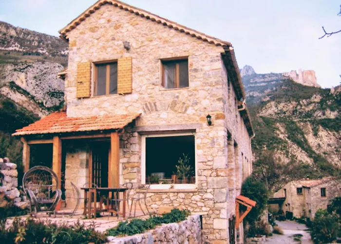 Chambres d'Hotes - Queen bed, Gorges du Verdon