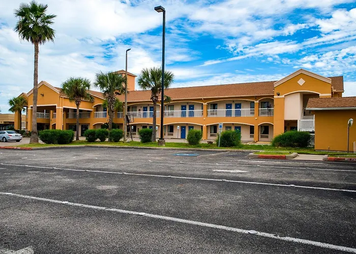 Island Inn By Oyo Galveston Beach, Tx
