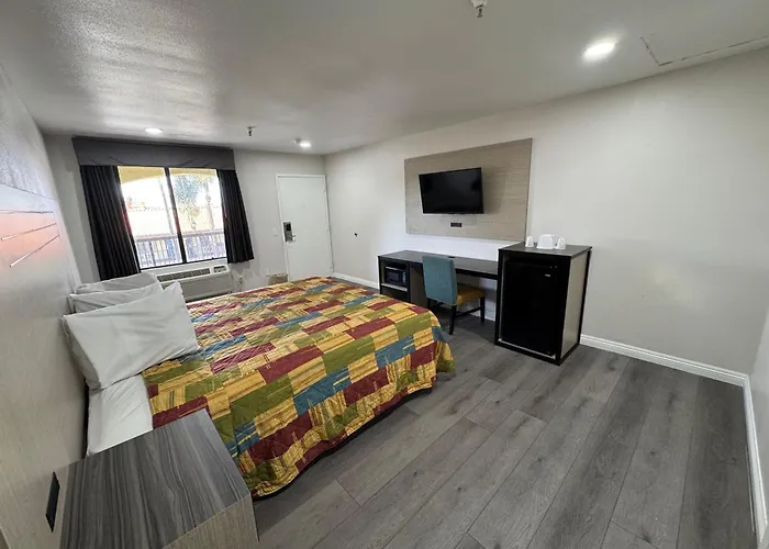 Five Star Inn West Covina