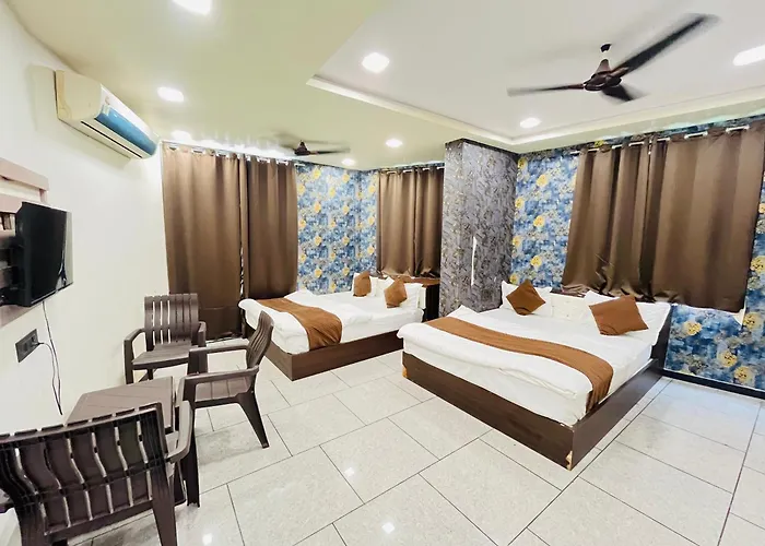 Hotel Shree Vijay I 966O9O1Oo6 Just 80Mtr From Shreenathji Temple 1Min Away By Sk