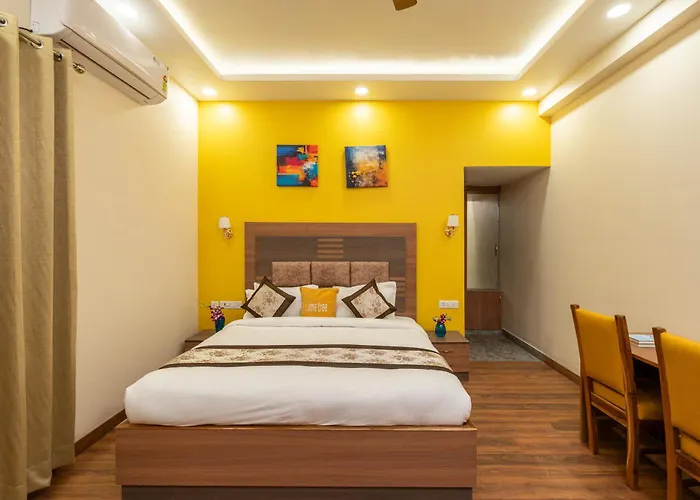 Lime Tree Hotel & One Bed Room Serviced Apartment Nearby Noida Sector 50 Metro & Medanta Hospital With Party Venue
