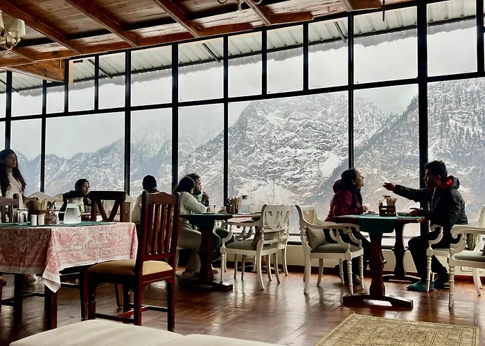 Faraway Cottages, Auli