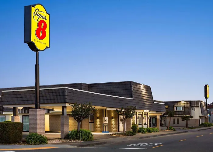 Super 8 By Wyndham Eureka