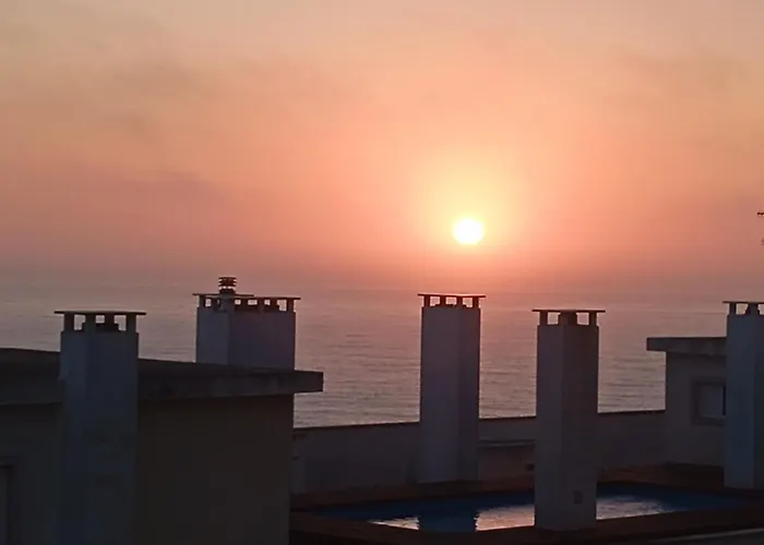 Arthouse Surf Ericeira Hotel