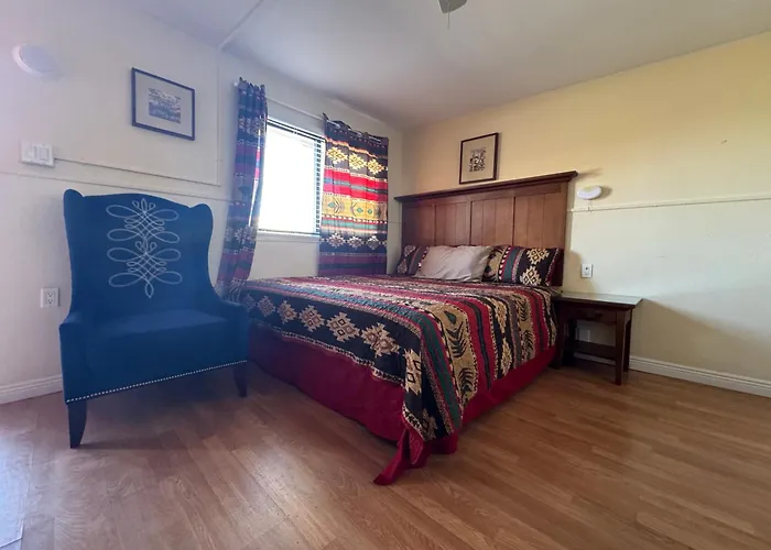 Apache Motel