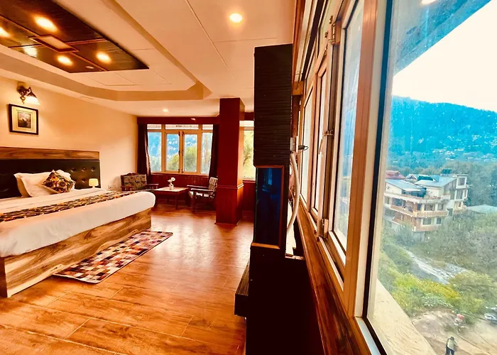 The Town House - Lavish & Luxury Rooms Near Mall Road Manali