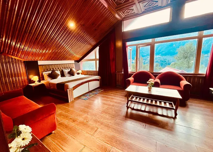 The Town House - Lavish & Luxury Rooms Near Mall Road Manali