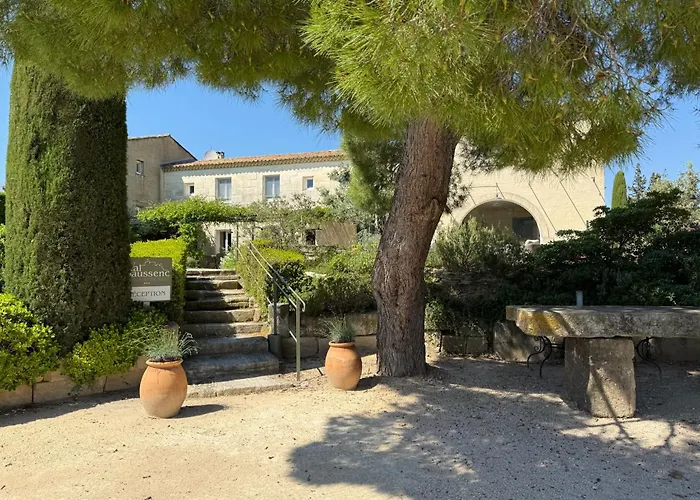 Hotel Val Baussenc, The Originals Relais à Maussane-les-Alpilles