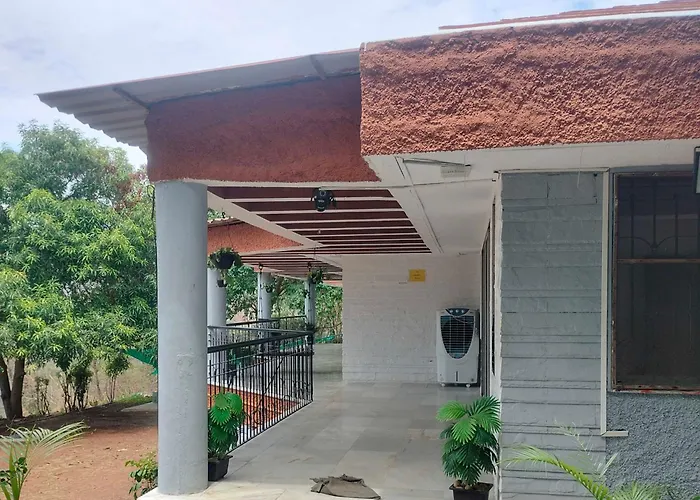Hotel O The Moonwyn Suites