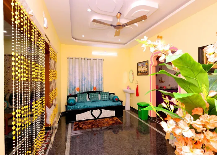 Sri Sakthi Home Stay - Free Pickup From Train Station-Unstained Bed Sheets- Powerful Ac - Fast Wifi - Water Purifier - Spotless Bathrooms- No Cockroaches- Dust Free Rooms- Luxury Mattress- Refrigerator- Cozy Ambience- 24 Hours Hot Water- Washing Mach