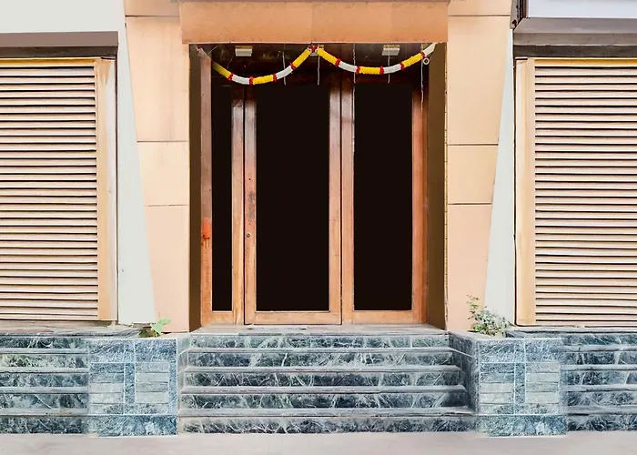 Super Townhouse Oak Viman Nagar Downtown Formerly Hotel Cilantro