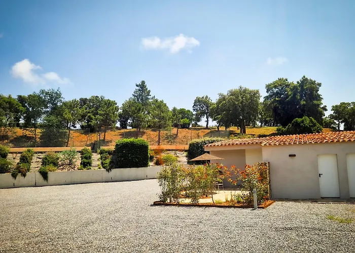 La Villa Nais -Suites&Appartements avec Piscine et Padel Bormes-les-Mimosas