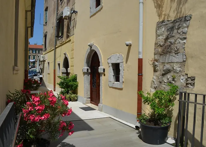 Old Town Inn