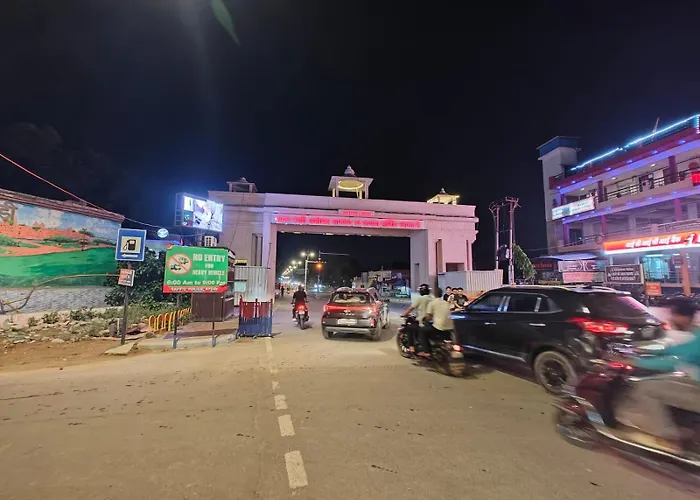 Hotel The R L Palace - "A Luxurious Hotel" 900 Meters From Ram Mandir Ayodhya
