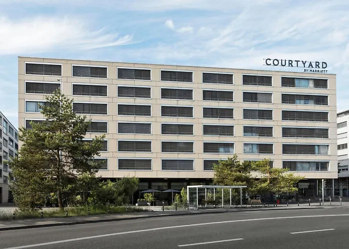 Courtyard By Marriott Zurich North Hotel