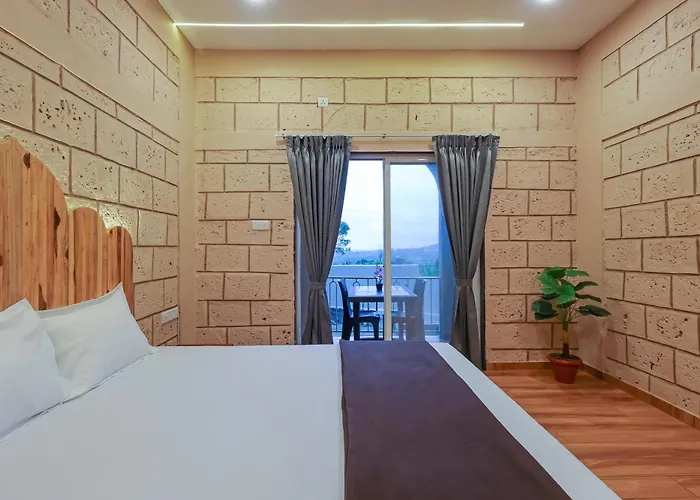 Breeze Resort Panhala , Swimming Pool, Just 5 Minutes From Panhala!