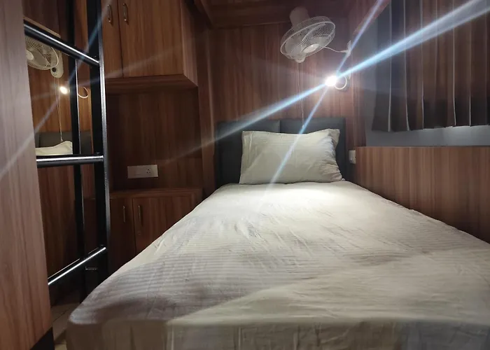 Hotel River View Sringeri